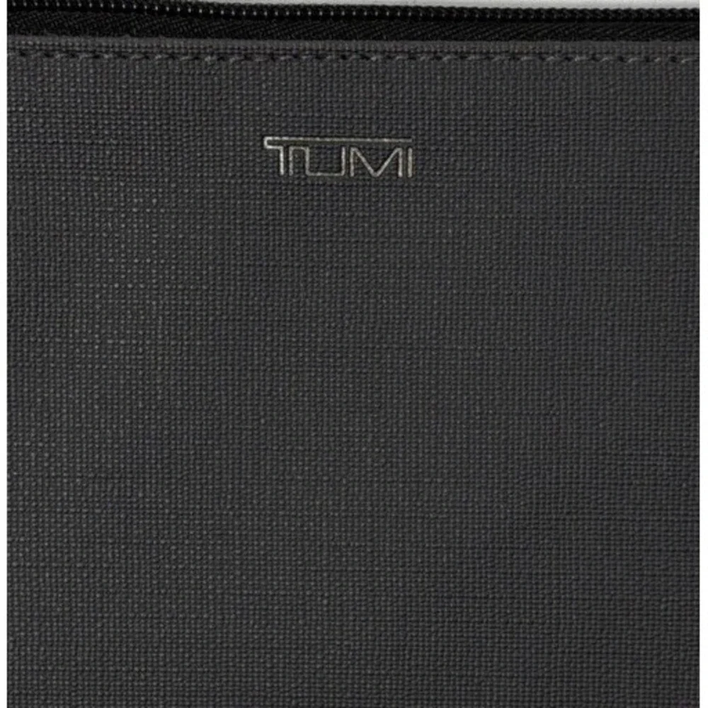 Tumi Delta Air Line Amenity Kit Gray Textured Zippered Travel Pouch Cosmetic EUC